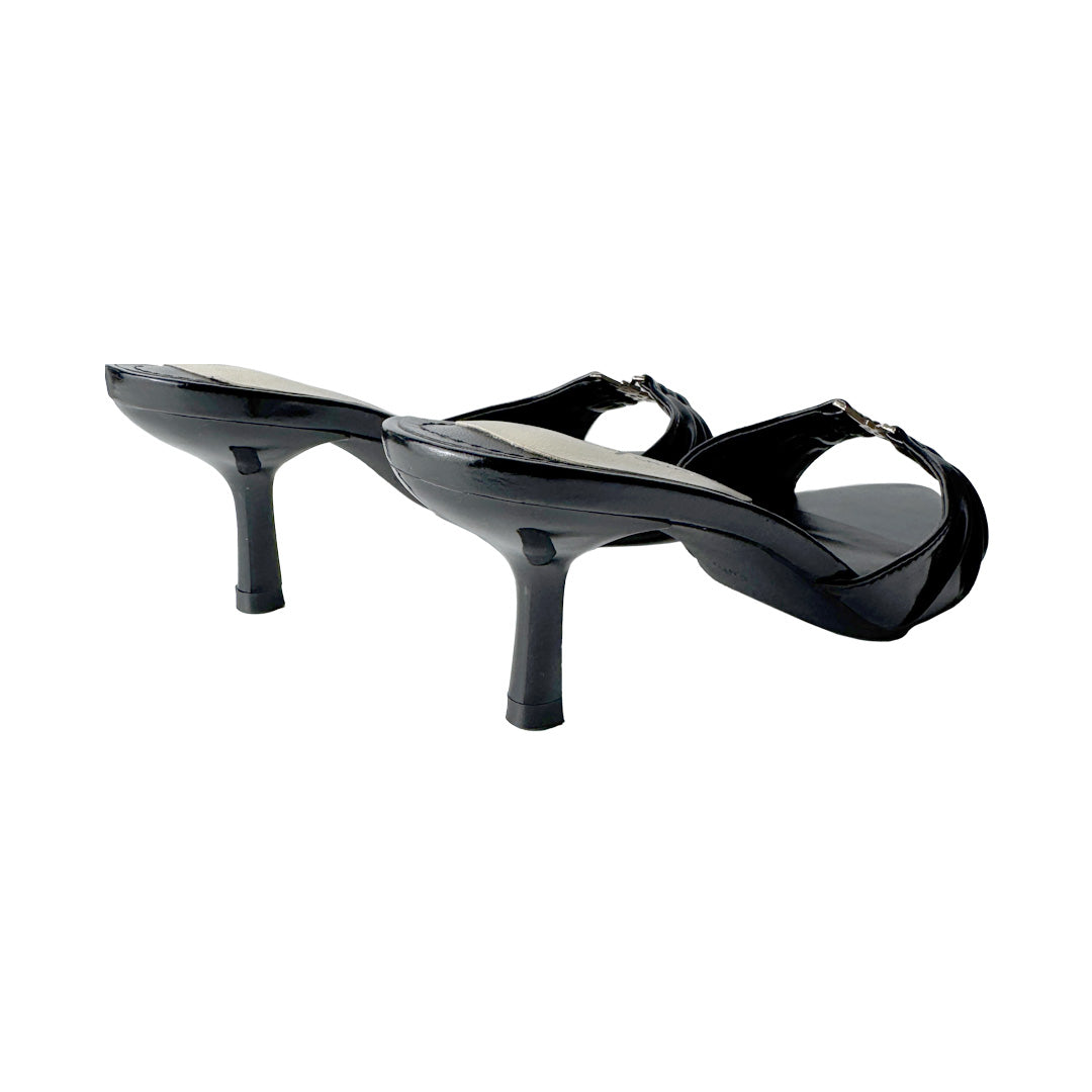 Sabot Nero Elegante con Fascia Drappeggiata e Dettaglio Oro – Defilè