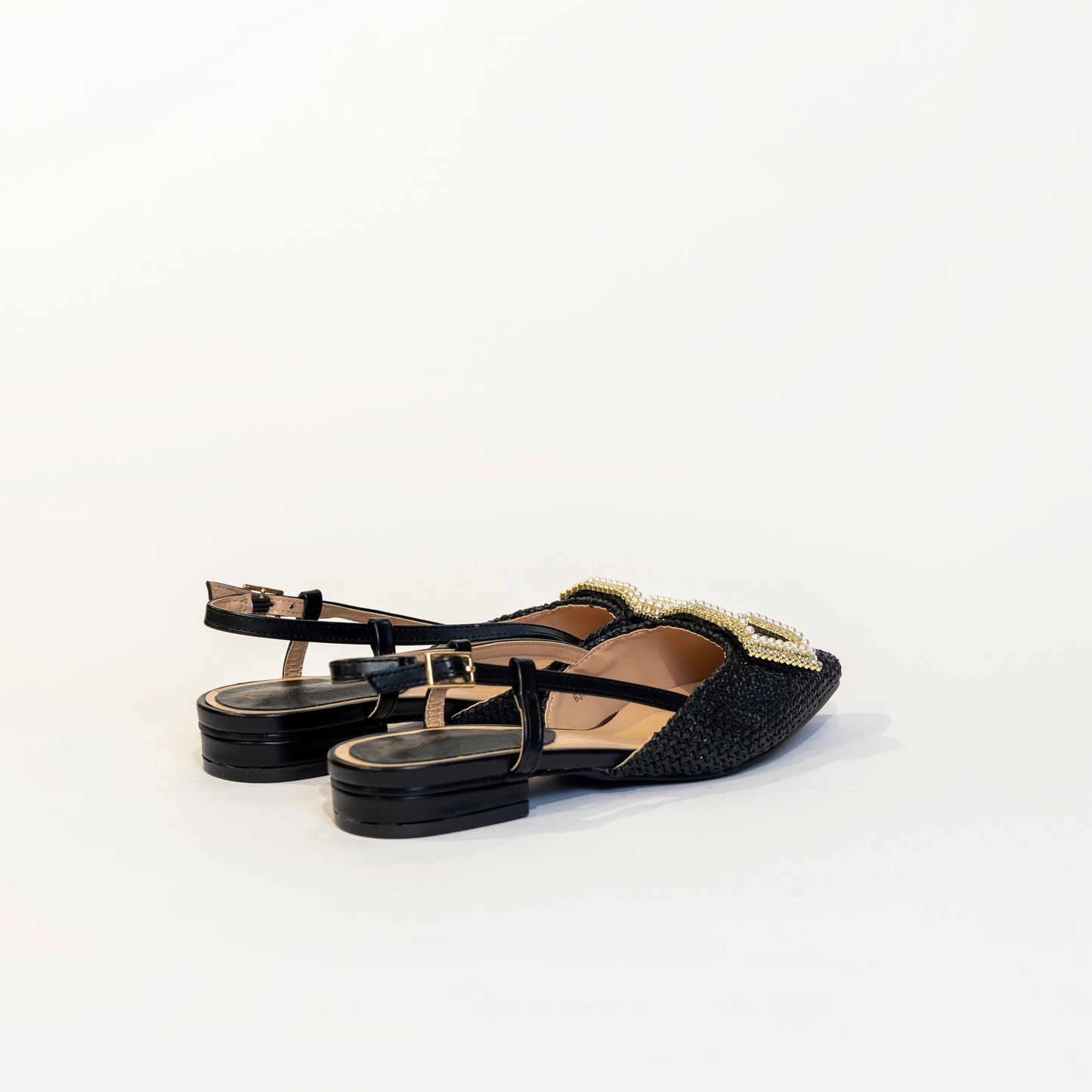Slingback "Rosso di Sera" in Ecopelle Intrecciata – Nero con Dettaglio Perle