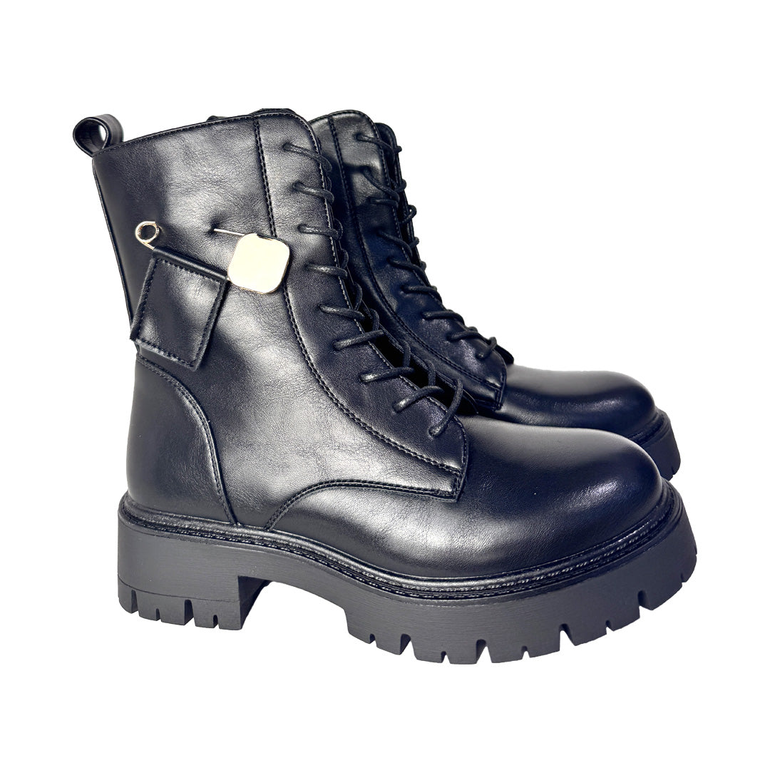 Anfibio Nero Stringato Carrarmato | Con Spilla Oro Removibile