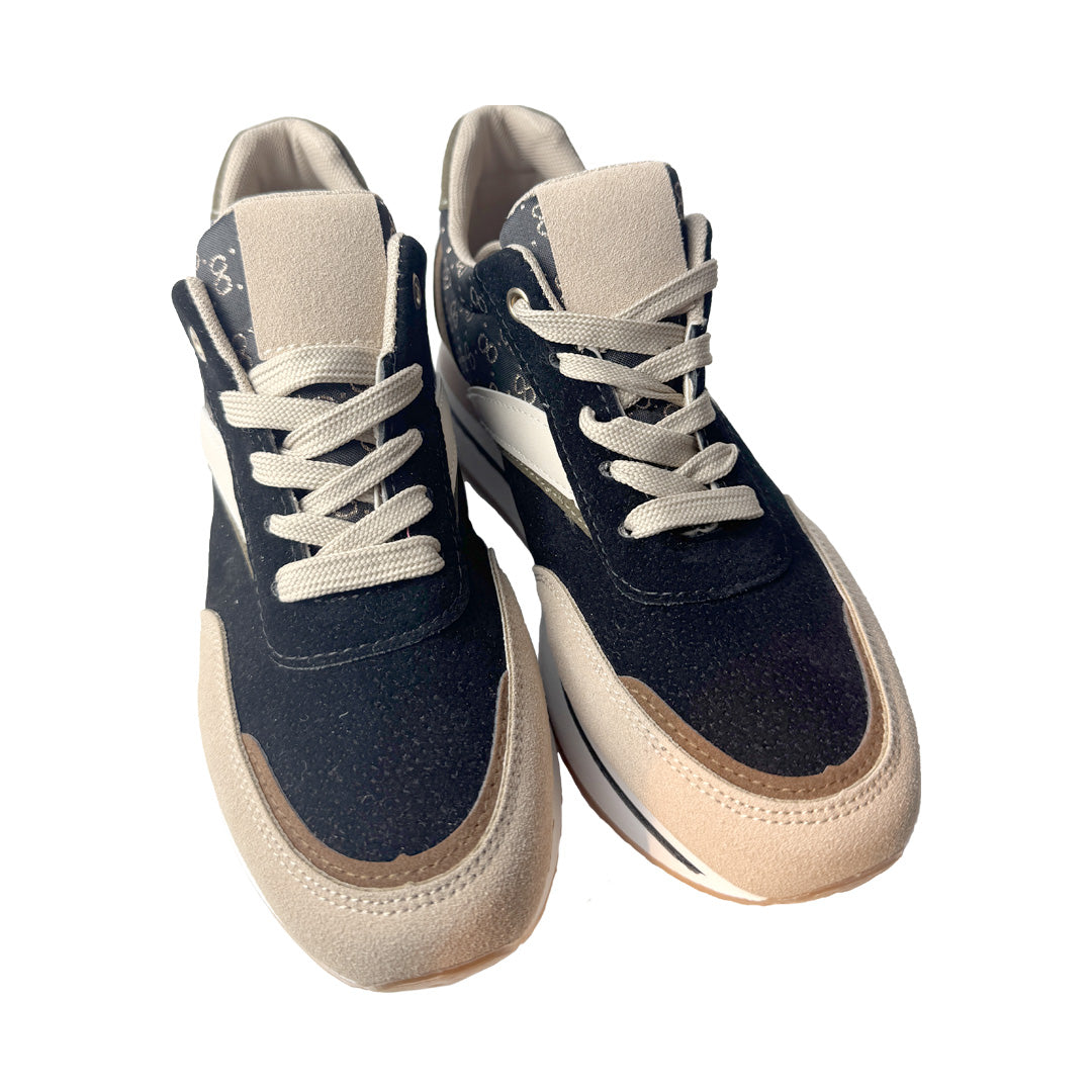 Sneaker nero e biscotto C’est Moi con fantasia infinity oro e para alta