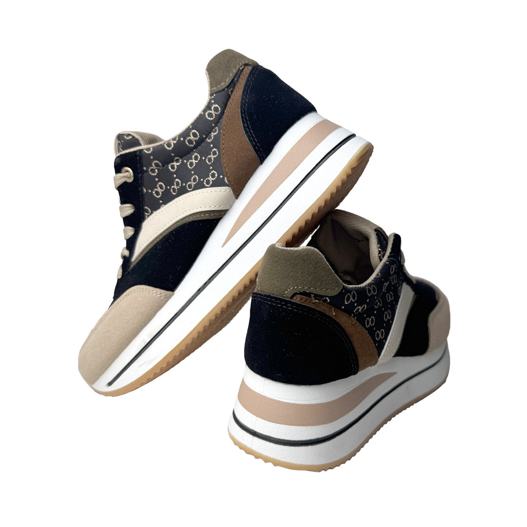 Sneaker nero e biscotto C’est Moi con fantasia infinity oro e para alta