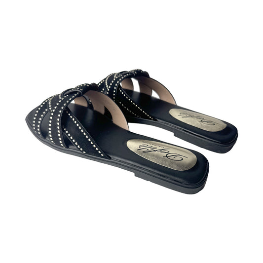 Ciabatta Flat Suede Nero con Fasce Intrecciate e Micro-Borchie Oro – Defilè